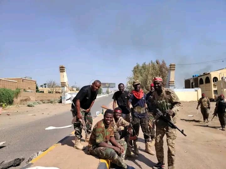 الجيش السوداني في كبري الحرية